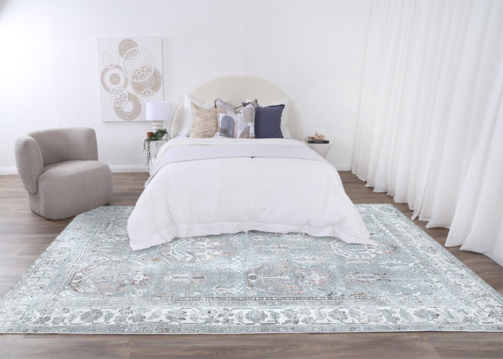 Distressed Style Traditional Machine Washable Grey Rug - The Rug Decor