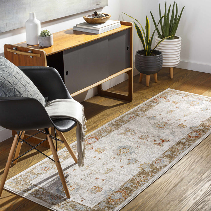 Elloree Traditional Style Ivory And Brown Area Rug