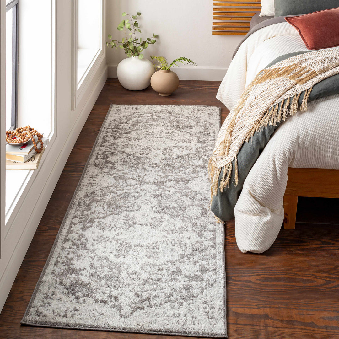 Everglades Traditional Style Gray Area Rug