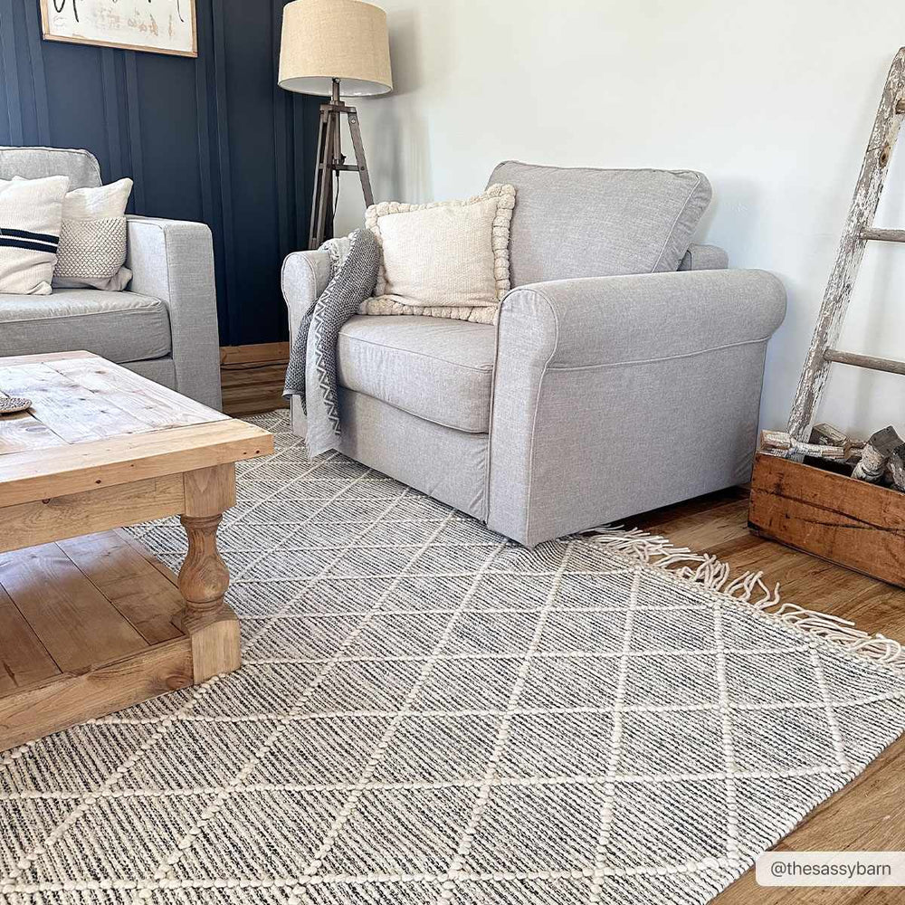 Ezria Modern Geometric Design Ivory And Black Hand Woven Wool Rug - The Rug Decor