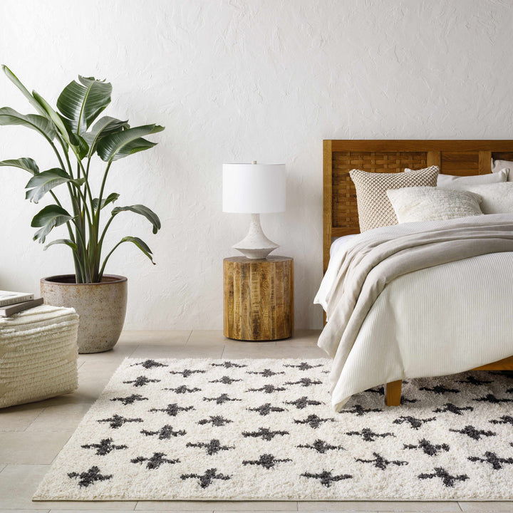 Gambo Modern Style Ivory And Black Area Rug