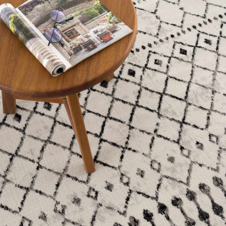Geometrical chevron design Beige and Charcoal Tribal Trellis Multi Size Area Rug - The Rug Decor