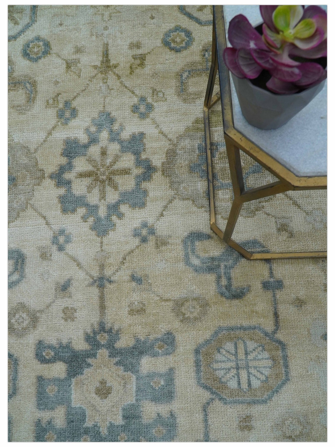 Hand Knotted Traditional Oushak Design Ivory And Gray 6x9 Wool Rug - The Rug Decor