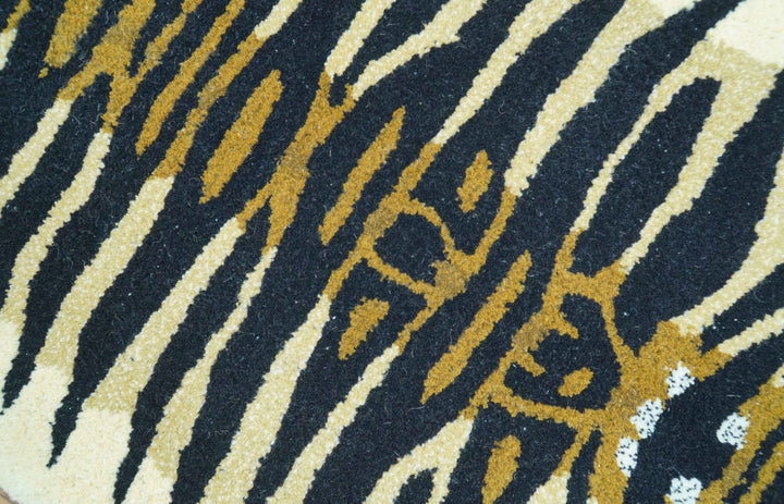 Hand Tufted Animal Tiger Black 3x5 Wool Area Rug - The Rug Decor