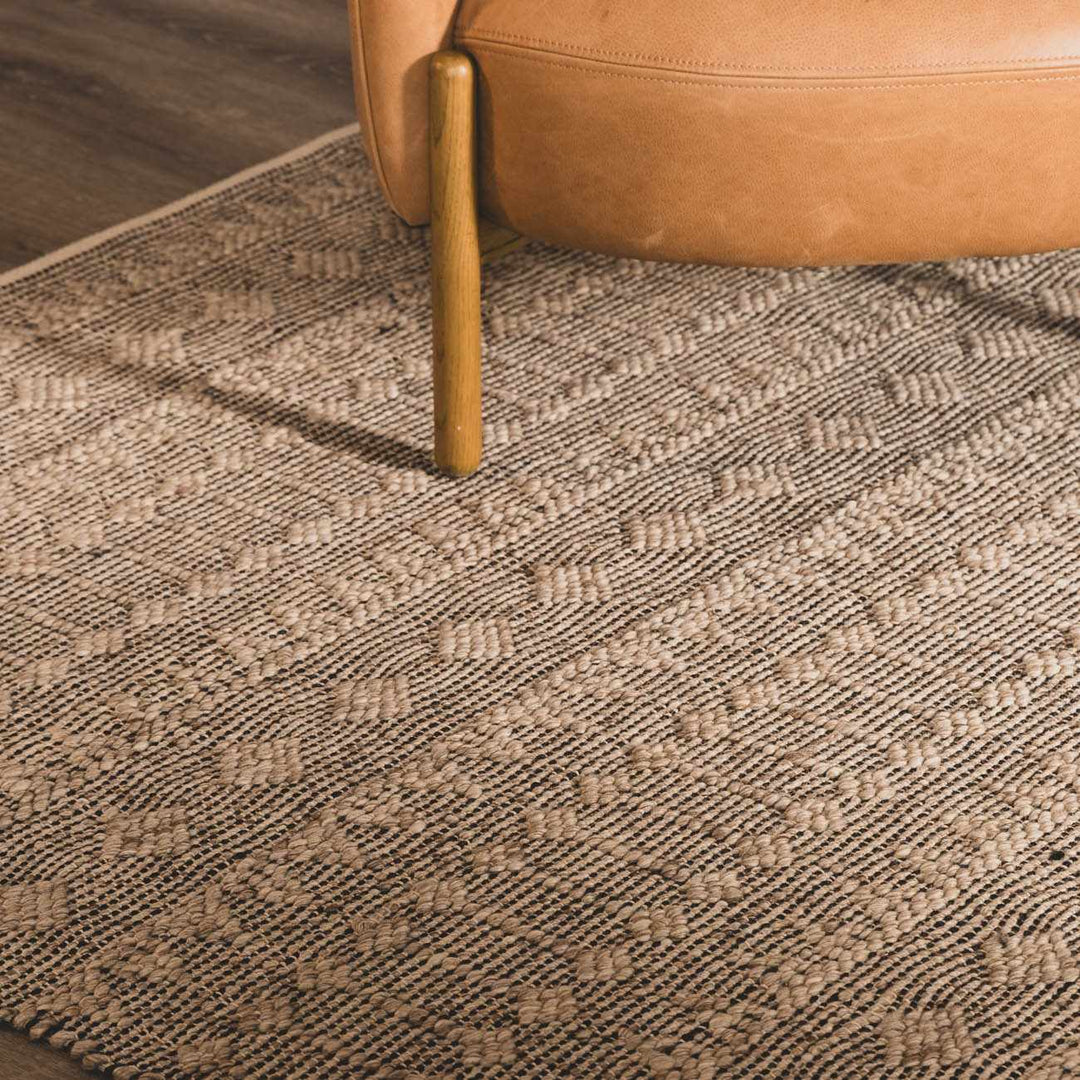 Hanston Modern Style Beige And Black Hand Woven Area Rug - The Rug Decor