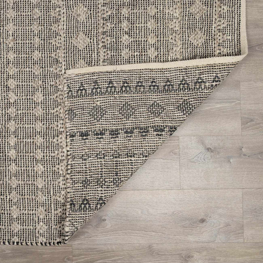 Hanston Modern Style Beige And Black Hand Woven Area Rug - The Rug Decor