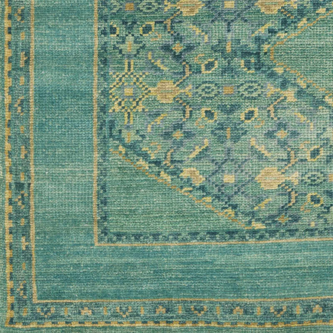 Honesdale Traditional Style Green And Beige Hand Knotted Area Rug