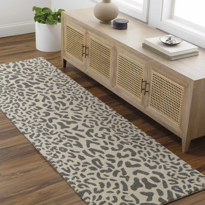 Iseul Leopard Print Gray And Beige Hand Tufted Wool Area Rug