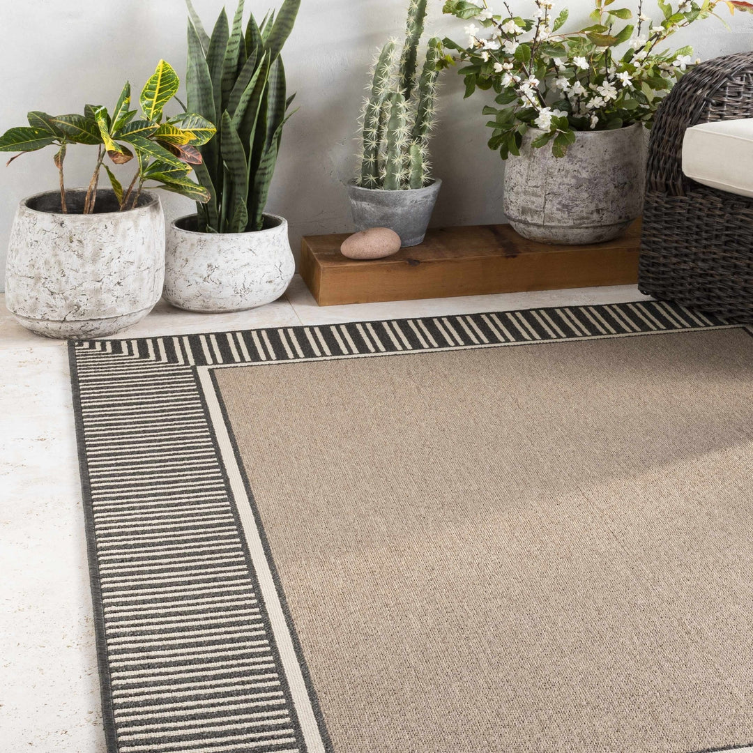 Janamuato Geometric Cement Outdoor Planter – Taupe & Ivory - The Rug Decor
