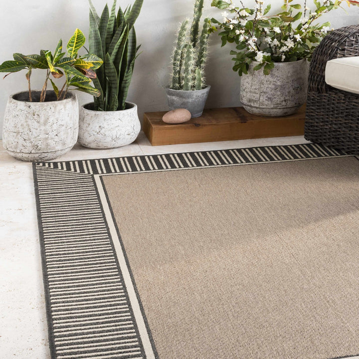 Janamuato Geometric Cement Outdoor Planter – Taupe & Ivory - The Rug Decor