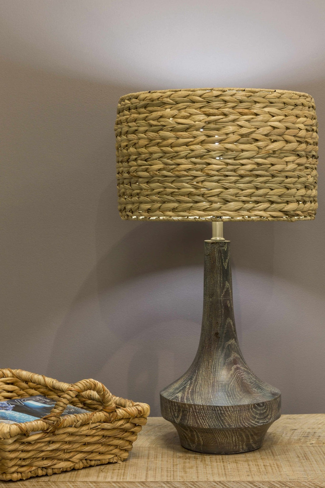 Kabankalan Seagrass Resin Table Lamp - The Rug Decor