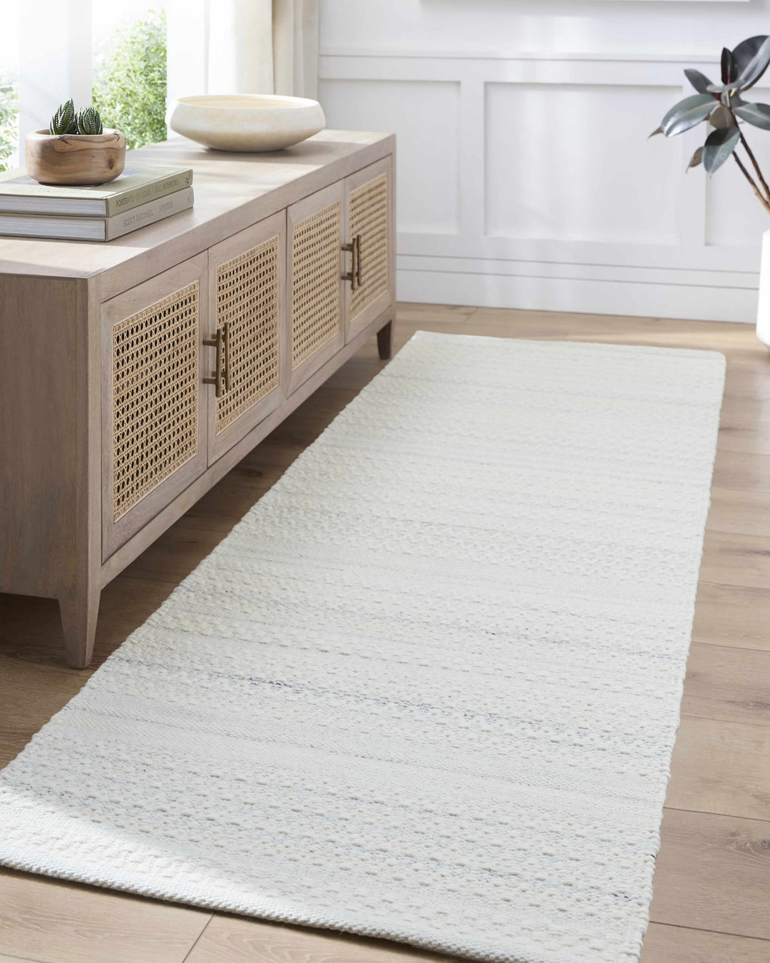 Kendi Traditional Style Cream Rug - The Rug Decor