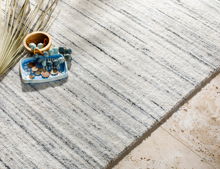 Lubigan Modern Abstract Design Silver And Ivory Area Rug