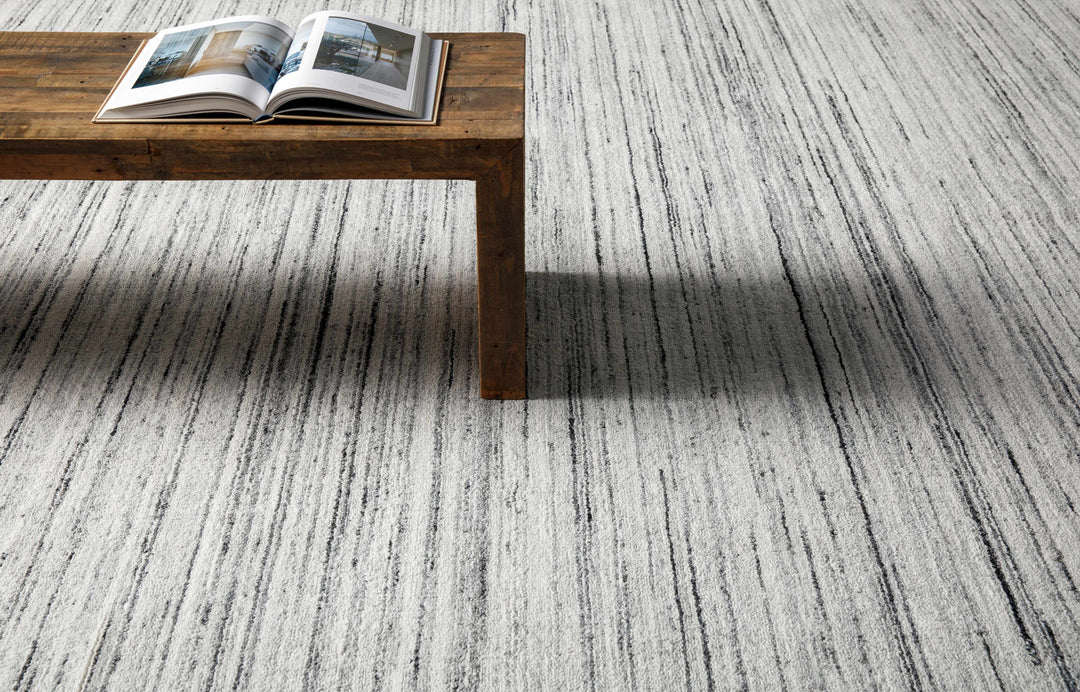 Lubigan Modern Abstract Design Silver And Ivory Area Rug