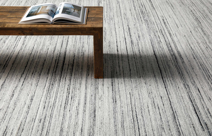 Lubigan Modern Abstract Design Silver And Ivory Area Rug
