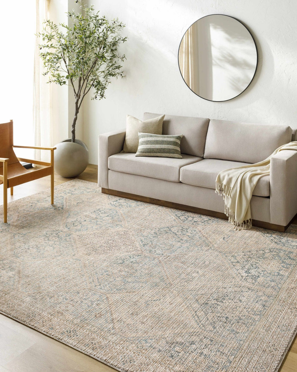 Maree Traditional Beige And Gray Machine Woven Rug - The Rug Decor