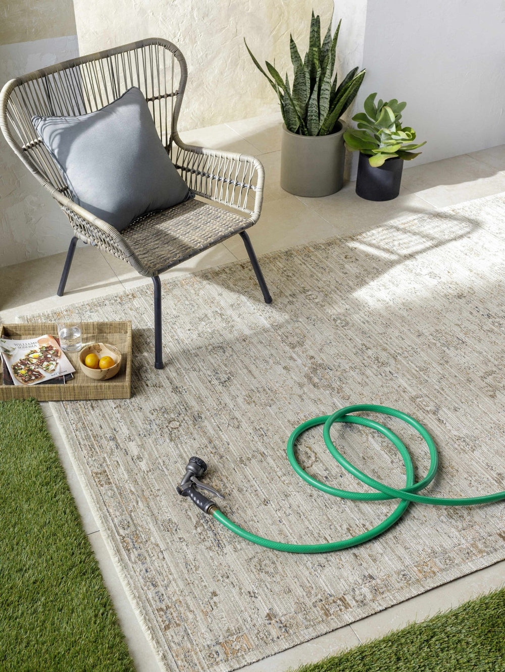 Mikia Traditional Gray Outdoor Machine Woven Rug - The Rug Decor