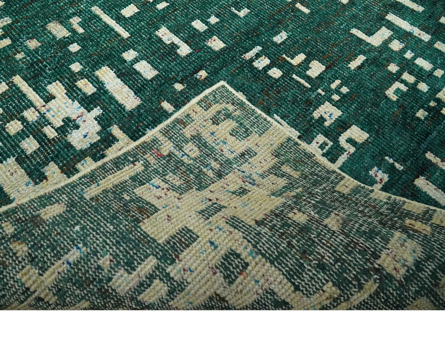 Modern Abstract 5x7.6 Hand Knotted Green and Beige Contemporary Recycled Silk Rug - The Rug Decor