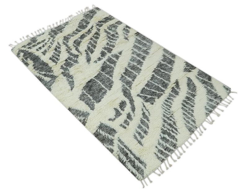 Modern Abstract 5x8 Ivory and Charcoal Texture Moroccan Style Plush Pile wool Rug - The Rug Decor