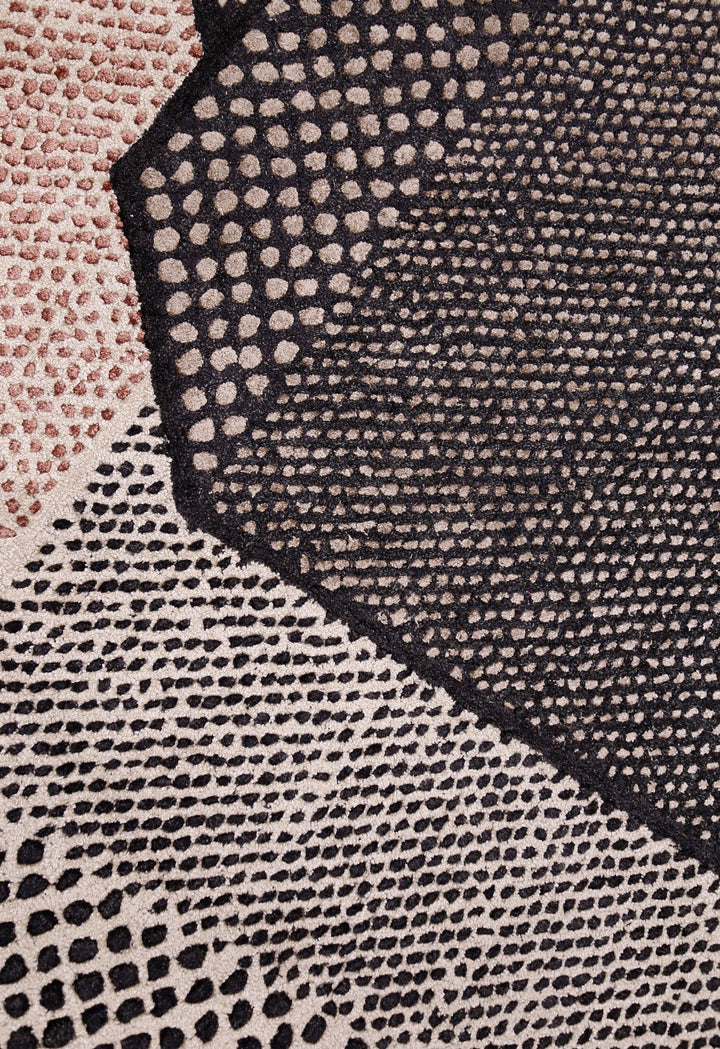 Modern Dotted Mesh Black Hand Tufted 5x8 Wool Area Rug - The Rug Decor