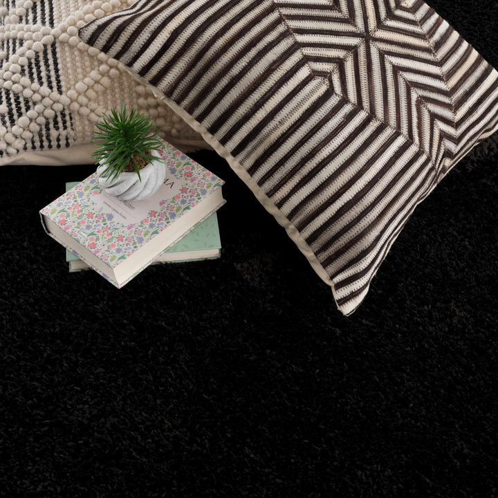 Modern Solid Black Plush Pile Moroccan Area Rug - The Rug Decor