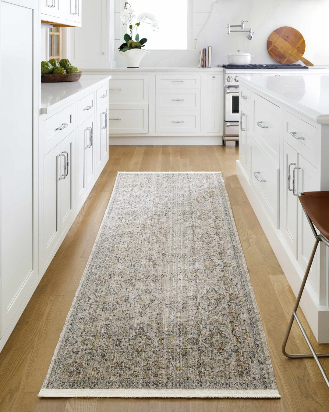 Morag Traditional Beige And Ivory Washable Area Rug - The Rug Decor
