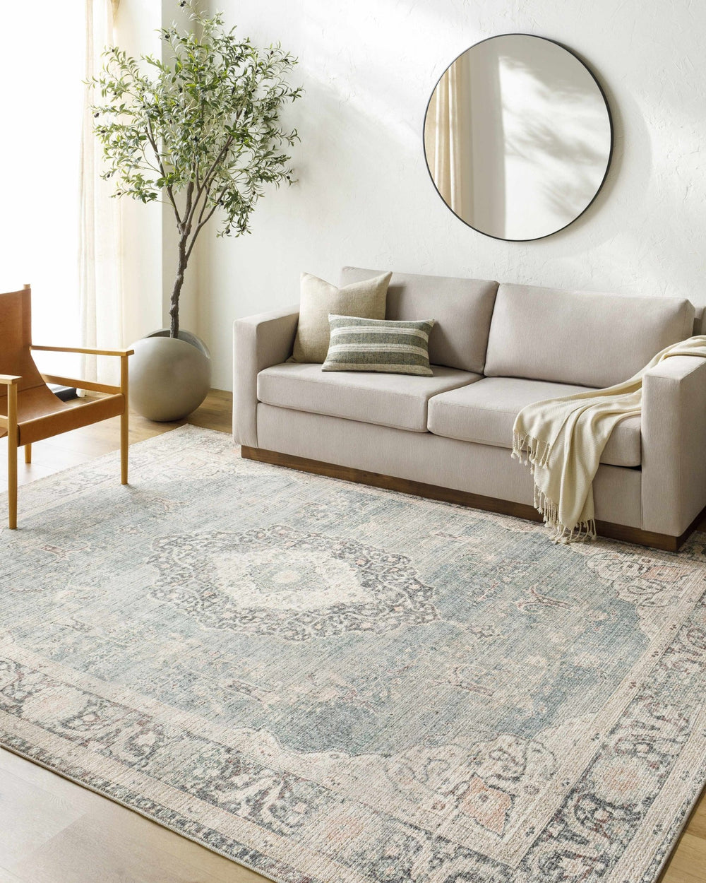 Nayef Traditional Gray And Beige Machine Woven Rug - The Rug Decor