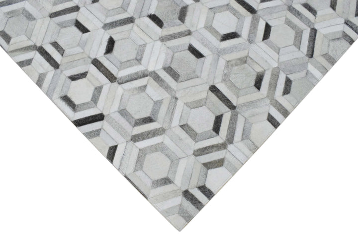 Ready to Ship Modern Ivory and Silver Handmade 2.6x8 Leather Rug