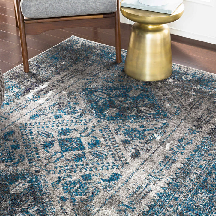 Nisula Traditional Style Blue And Gray Area Rug