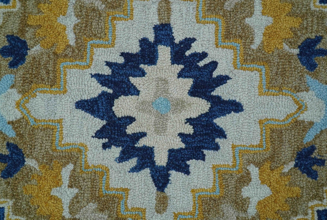 Ollie Traditional Blue And Ivory Hand Tufted Wool Rug - The Rug Decor