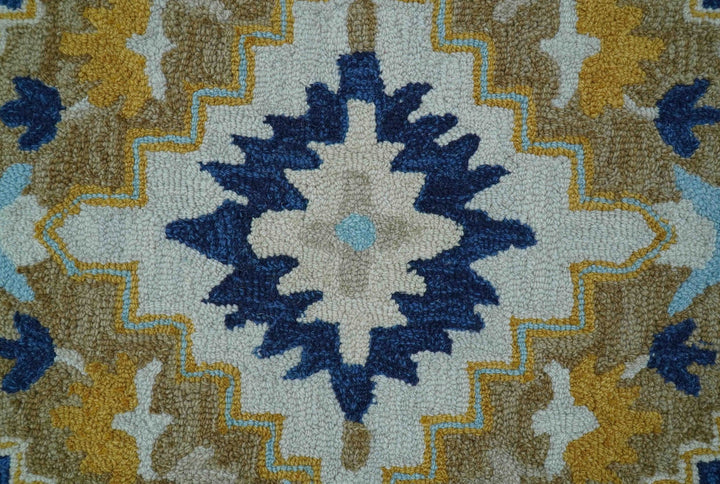 Ollie Traditional Blue And Ivory Hand Tufted Wool Rug - The Rug Decor