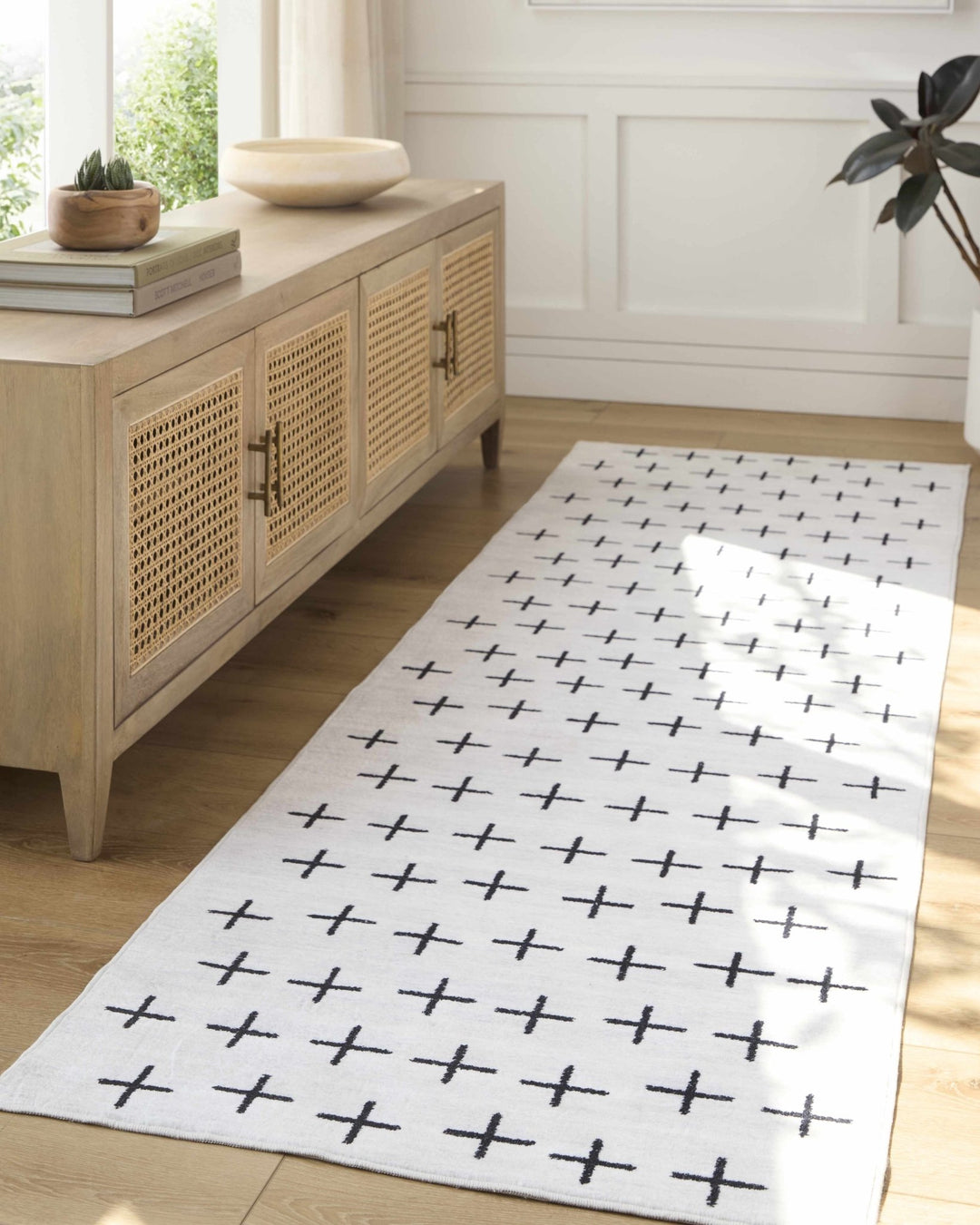 Owain Modern Style Ivory And Charcoal Washable Area Rug - The Rug Decor