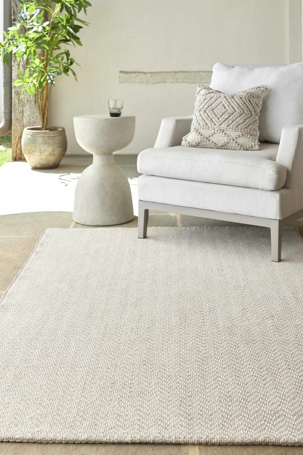 Ozzie Modern Solid Ivory Machine Woven Rug - The Rug Decor