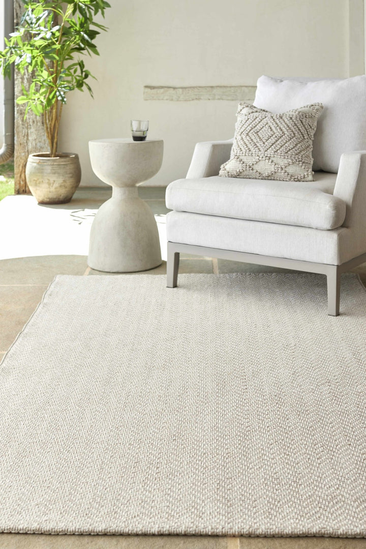 Ozzie Modern Solid Ivory Machine Woven Rug - The Rug Decor