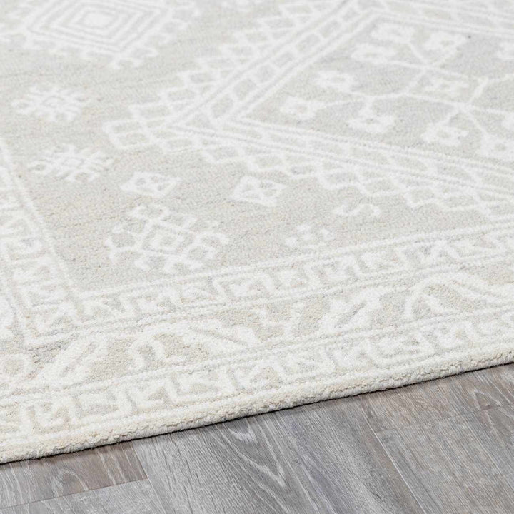 Paloma Traditional Gray And Ivory Area Rug - The Rug Decor