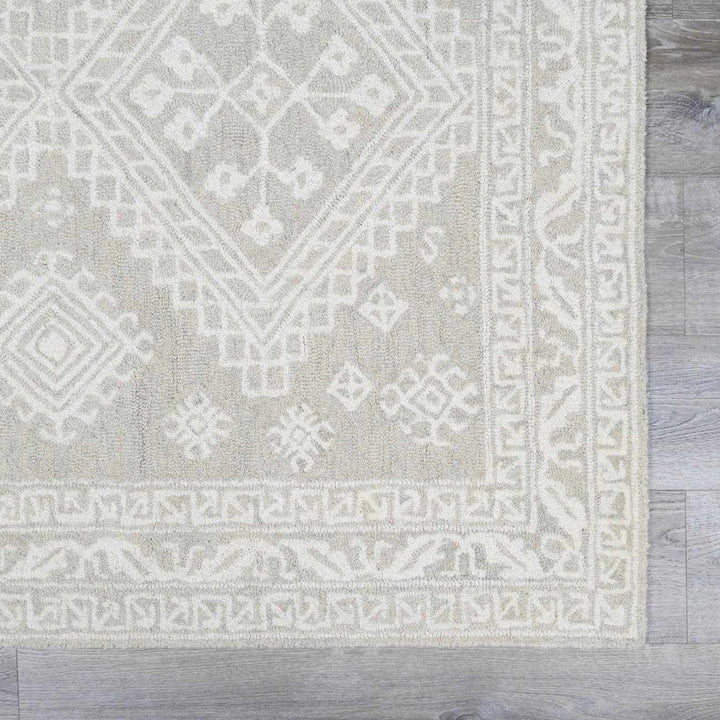 Paloma Traditional Gray And Ivory Area Rug - The Rug Decor