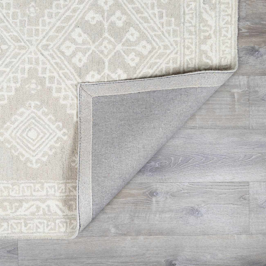 Paloma Traditional Gray And Ivory Area Rug - The Rug Decor