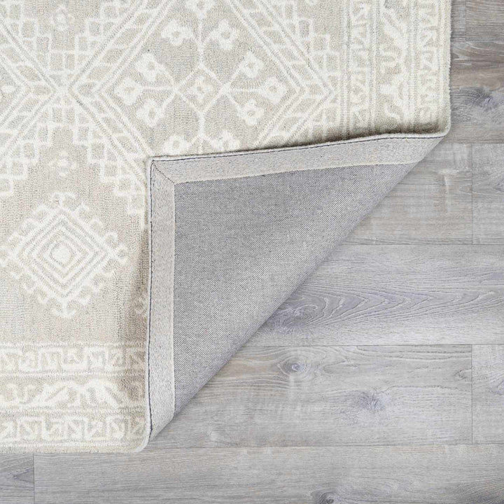 Paloma Traditional Gray And Ivory Area Rug - The Rug Decor