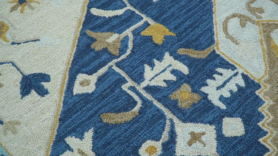 Ollie Traditional Blue And Ivory Hand Tufted Wool Rug