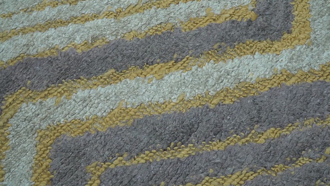 Modern Chevron Design Gold And Beige 5.6x8 Hand Knotted Bamboo Silk Area Rug