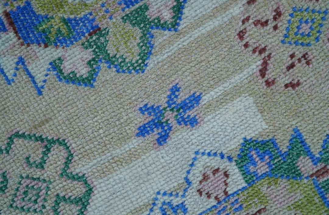 Quick Ship Beige And Blue Transitional Hand Knotted 8x10 Wool Rug - The Rug Decor
