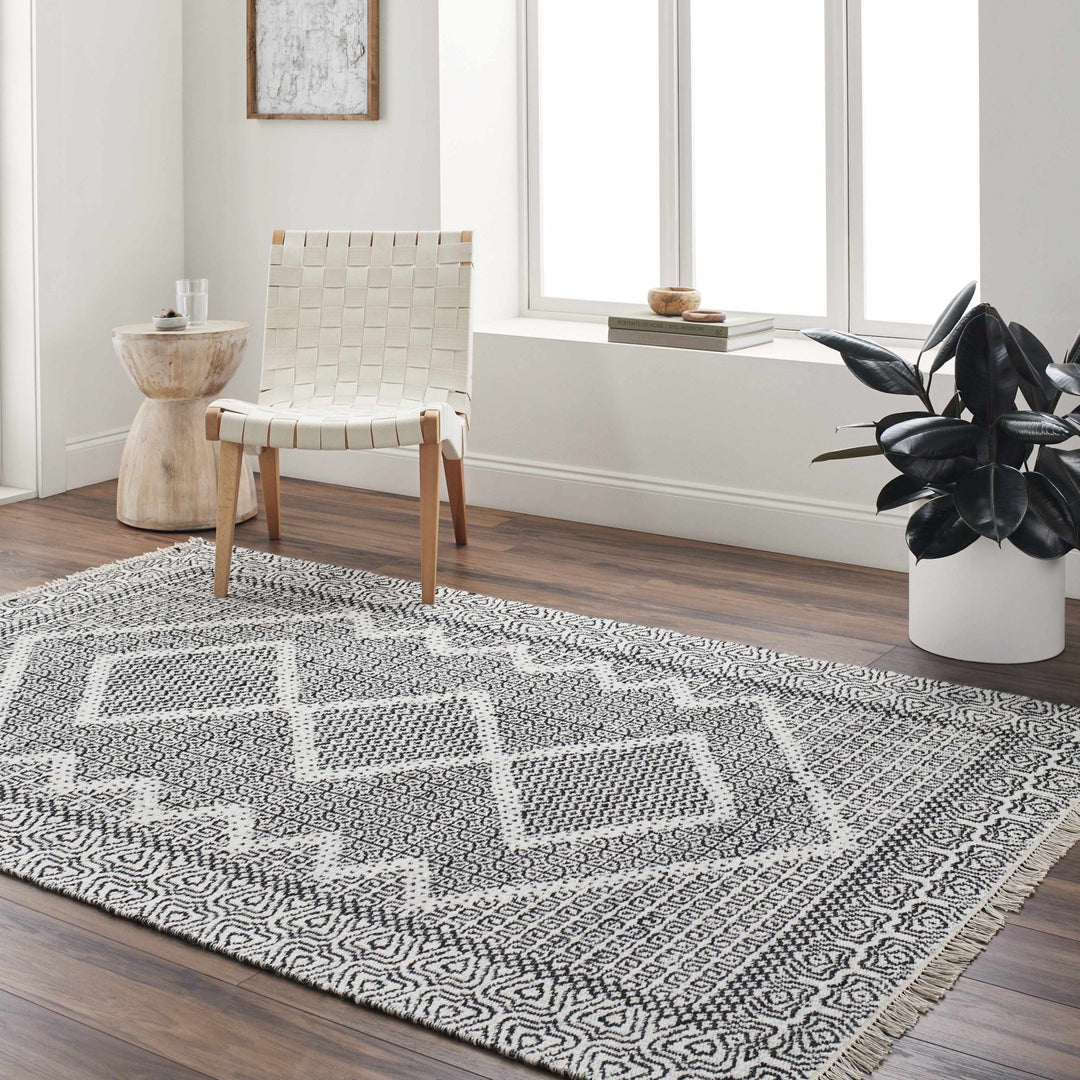 Rach Contemporary Black And Ivory Area Rug - The Rug Decor