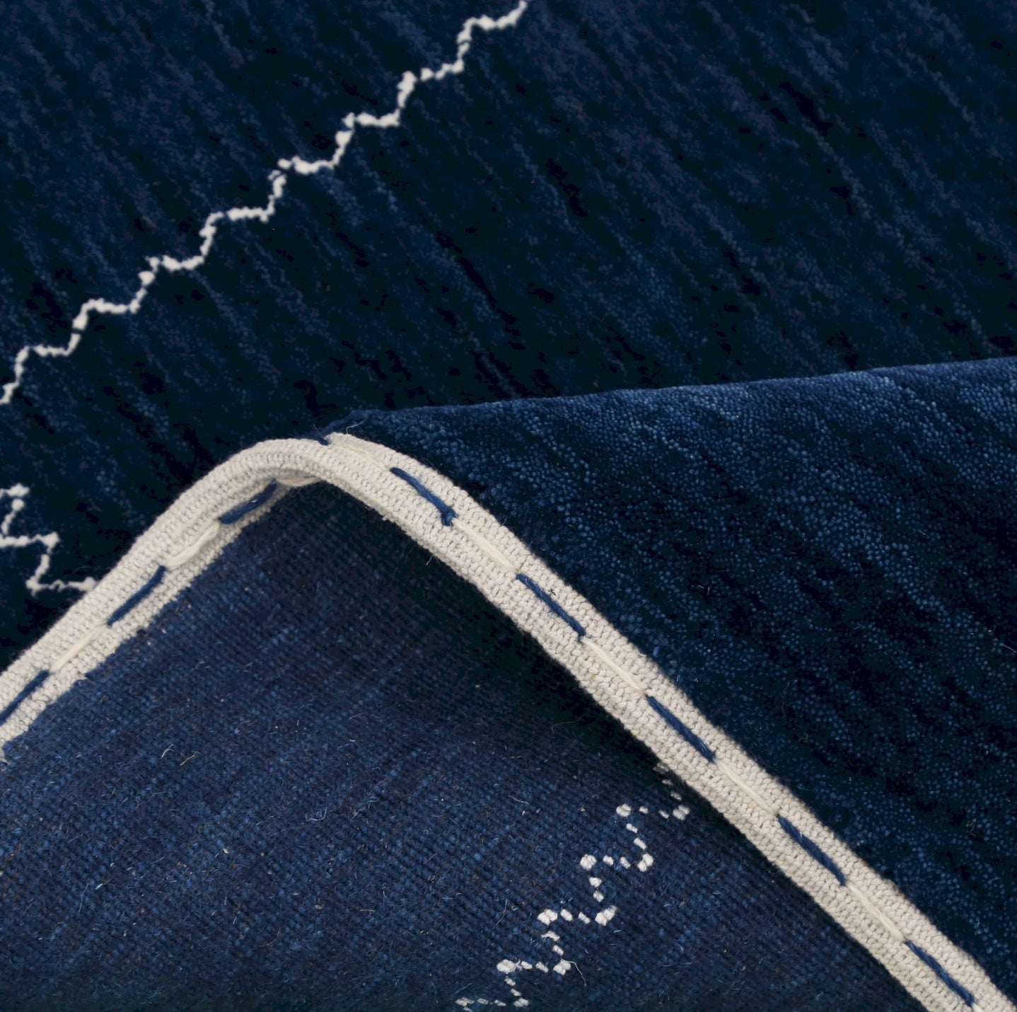 Ready to Ship Blue And White Design Hand Loomed Wool Area Rug - The Rug Decor