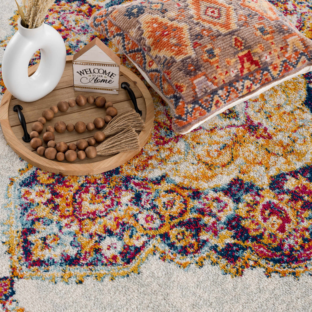 Istanbul Traditional Style Ivory And Rust Area Rug