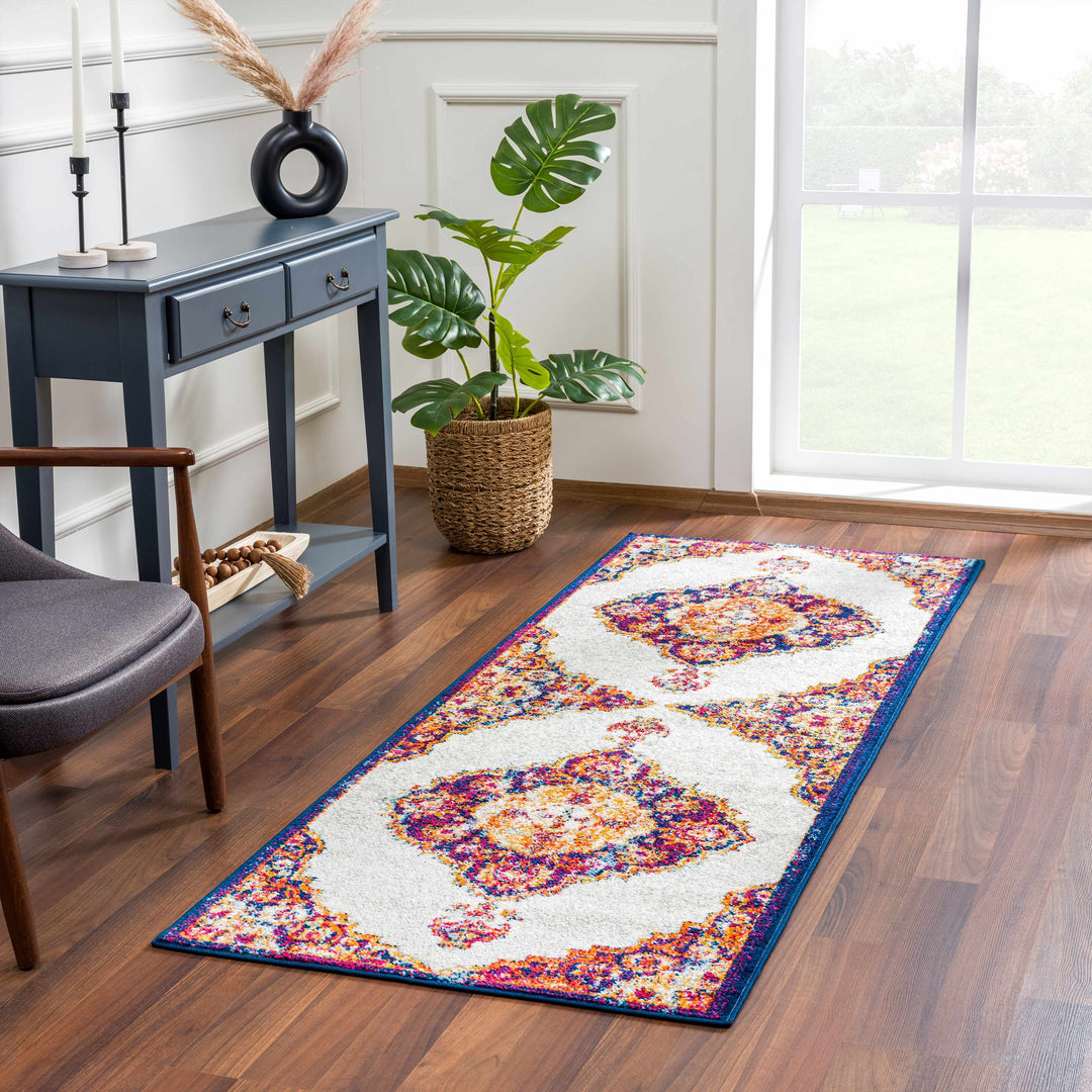 Istanbul Traditional Style Ivory And Rust Area Rug