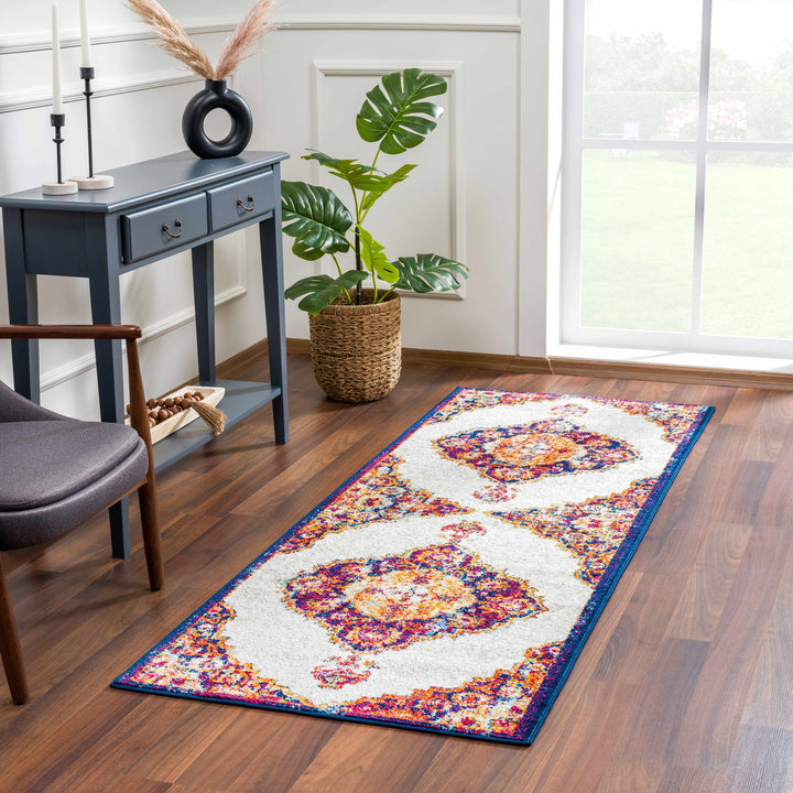 Istanbul Traditional Style Ivory And Rust Area Rug
