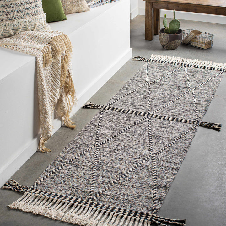 Spottswood Black And Ivory Modern Style Hand Woven Area Rug