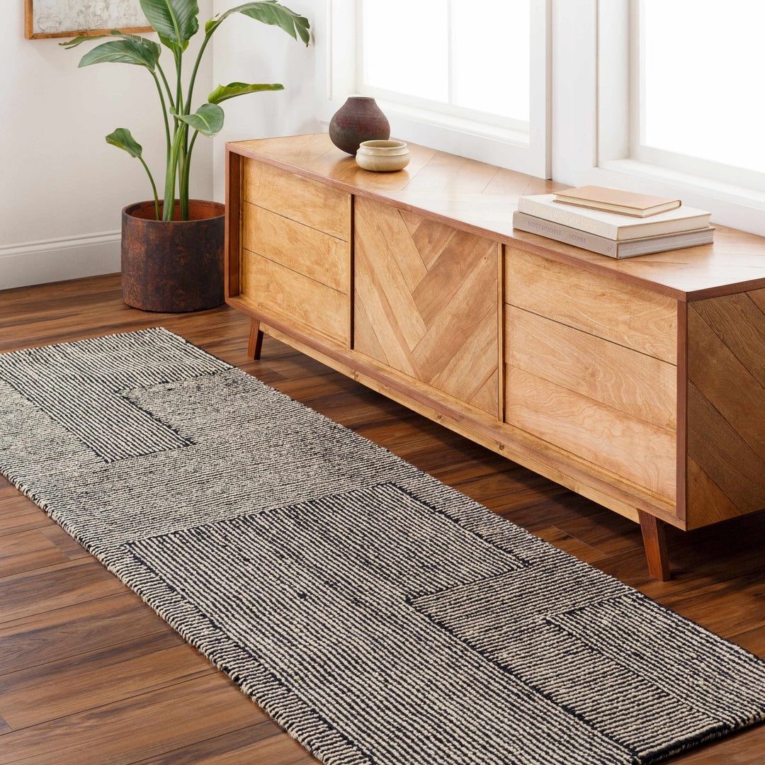 Stevington Transitional Black And Ivory Wool Area Rug - The Rug Decor