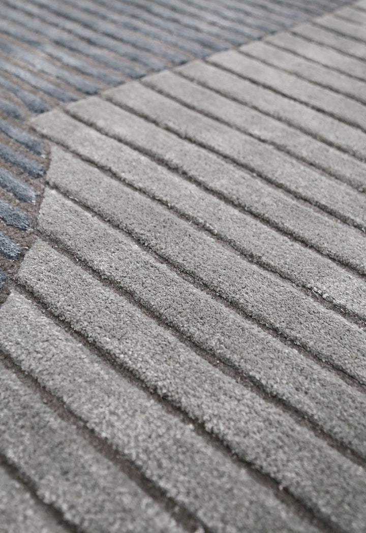 Stone Modern Gray And Silver Hand Tufted 5x7 Wool Area Rug - The Rug Decor