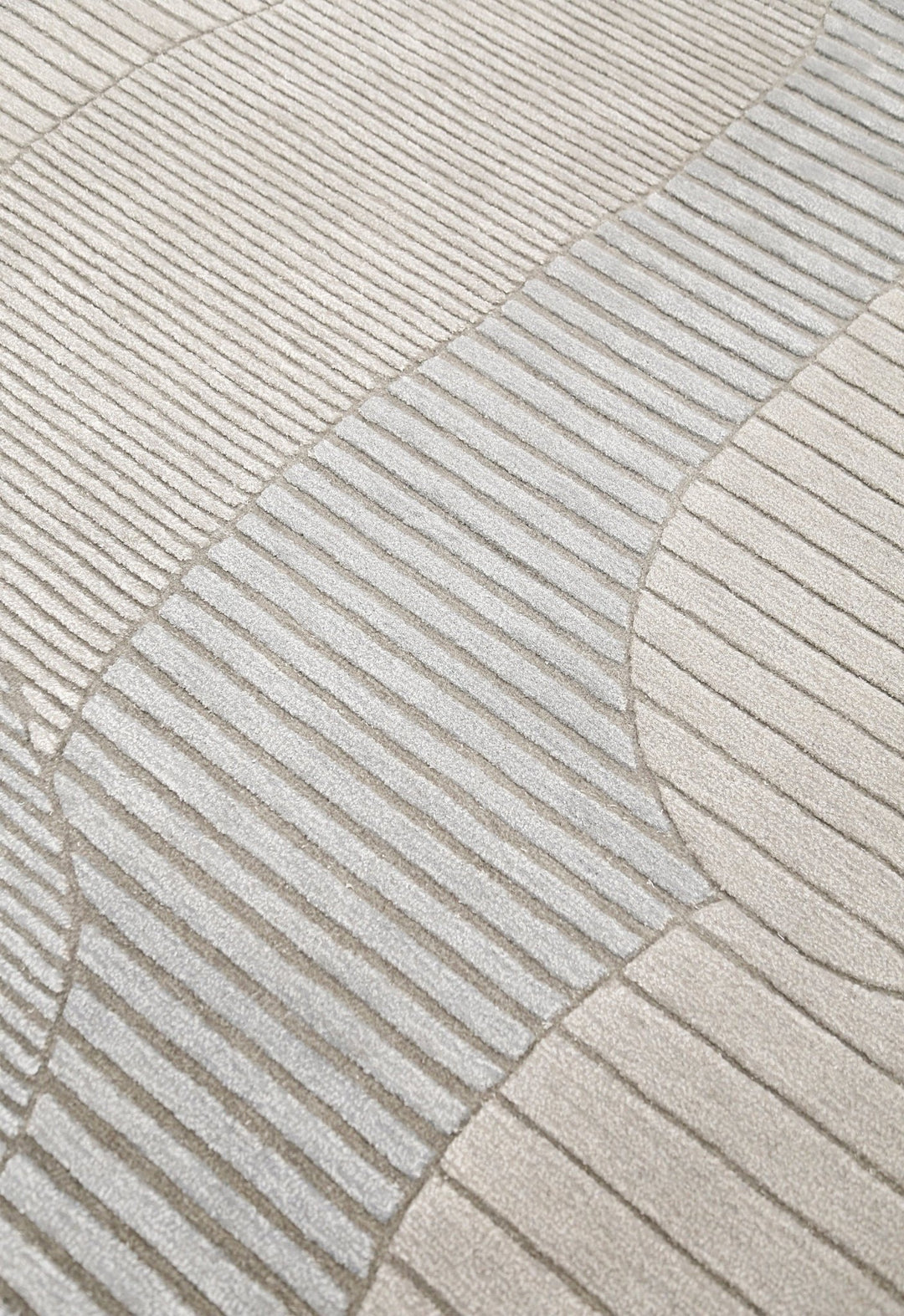 Stone Silver Modern Ripple Hand Tufted 5x7 Wool Area Rug - The Rug Decor